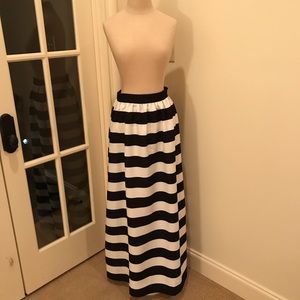 NWT Black & White Stripped Maxi Skirt